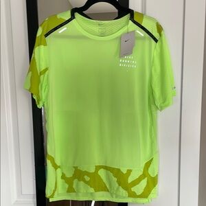 Men’s Nike lime green camo runningg division shirt